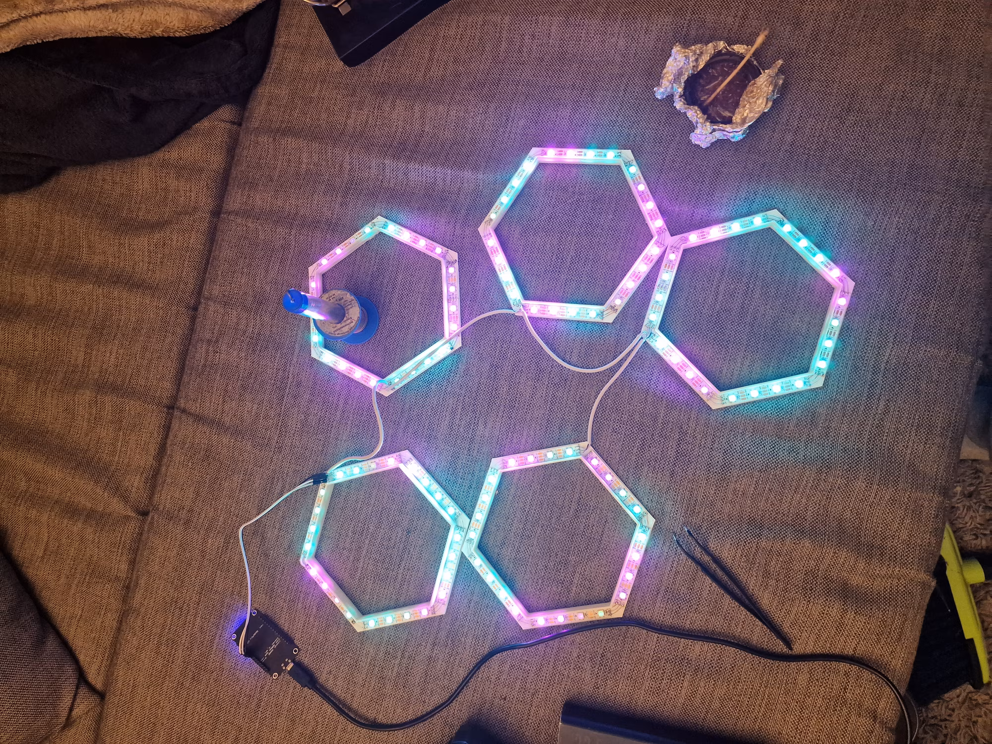 Die Hexagons, jetzt eingeschaltet